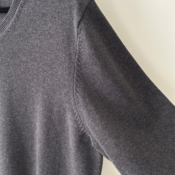 Eddie Bauer Charcoal Gray V-Neck Cotton Sweater - Picture 10 of 16